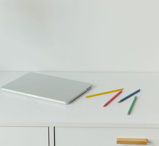 Simple and Effective Tips for Organizing Your Home Workspace