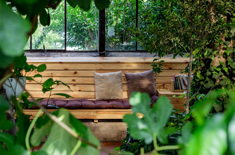 Tips for Creating an Inviting Outdoor Reading Nook on Your Balcony or in Your Garden